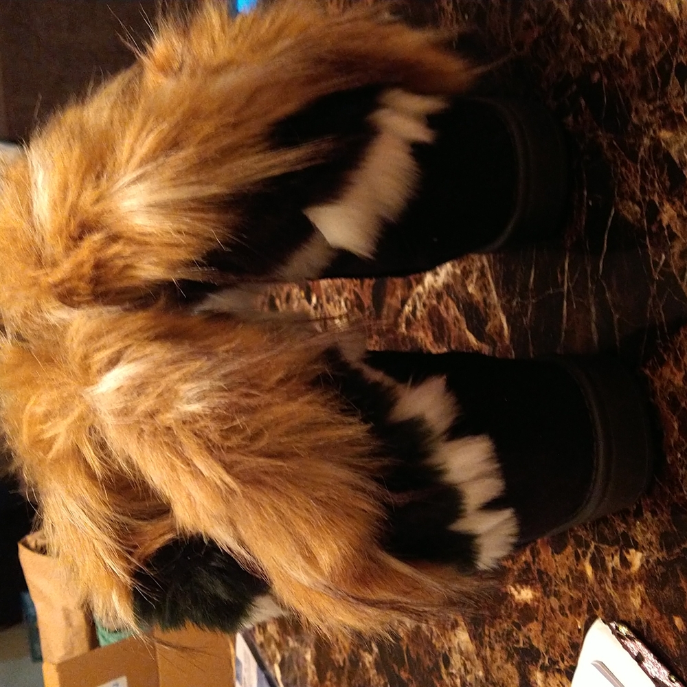 Boots - Picture 3 of 3